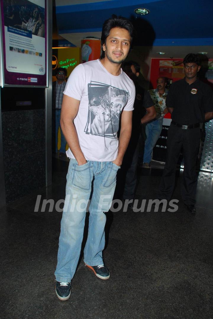 Reitesh Deshmukh at Fame Adlabs for Pink Ribbon kids show for NGO