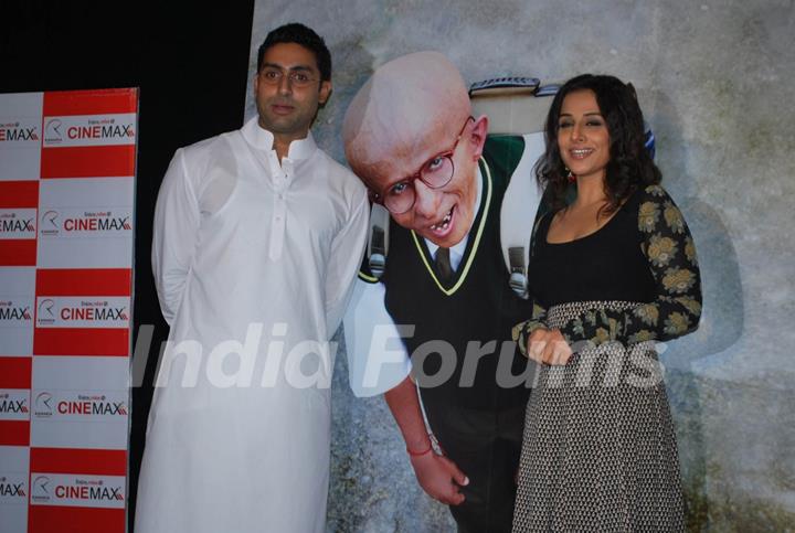 Abhishek Bachchan and Vidya Balan unveiled the first look of movie &quot;Paa&quot; at a media conference held in Mumbai