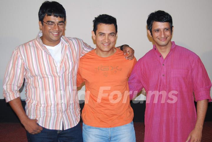 Bollywood actors Sharman Joshi, Aamir Khan and R Madhavn at a press conference in Mumbai where they were promoting their upcoming movie &quot;3 Idiots&quot;