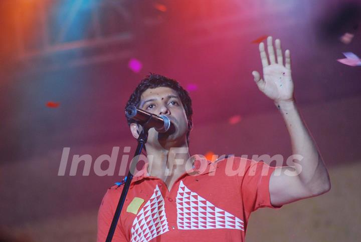 Farhan Akhtar performs live at S-Satr Rocks show at Chitrakoot Grounds