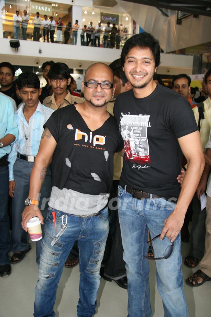 Bollywood actor Shreyas Talpade at Cut-a-thon session in Oberoi Mall, Mumbai