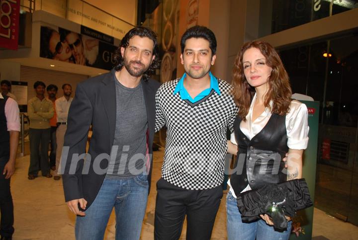 Bollywood actors Hrithik Roshan, Aftab Shivdasani and Suzanne Roshan at the special screening of film &quot;Aao Wish Karein&quot;, PVR Juhu