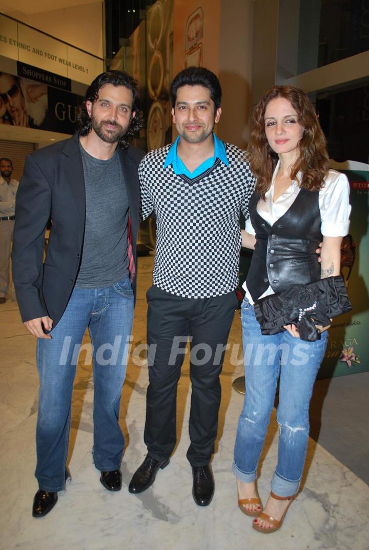 Bollywod actors Hrithik Roshan, Aftab Shivdasani and Suzanne Roshan at the special screening of film &quot;Aao Wish Karein&quot;, PVR Juhu