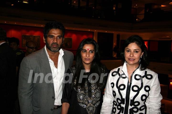 Anjali Tendulkar and Suneil Shetty at Taj Land''s End bash at Bandra