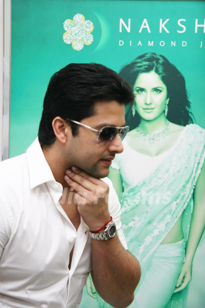 Bollywood Actor Aftab Shivdasani poses for the photographers during the celebration of Nakshatra''s brand success in Mumbai on Monday, 16 November 2009