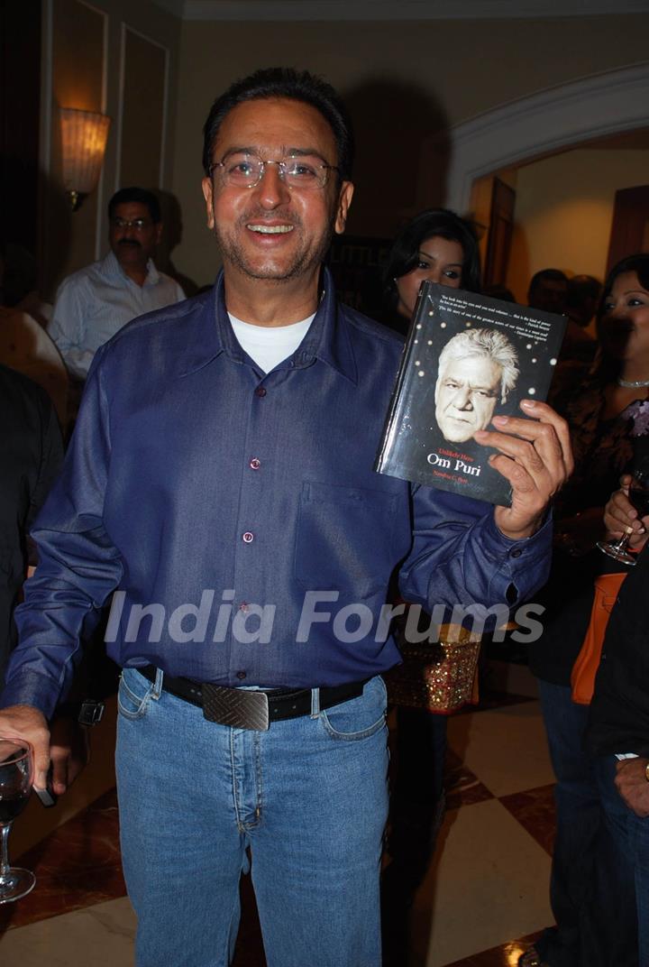 Bollywood''s bad man Gulshan Grover at the unveiling of Om Puri''s book &quot;Unlikely Hero&quot;