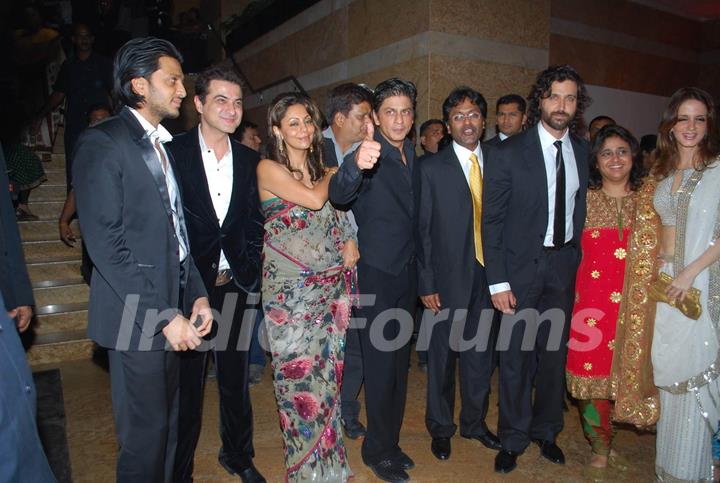 Ritesh Deshmukh, Sanjay Kapoor, Gauri Khan, Shahrukh Khan, Lalit Modi, Hrithik Roshan and Suzanne at the Shilpa Shetty''s wedding reception