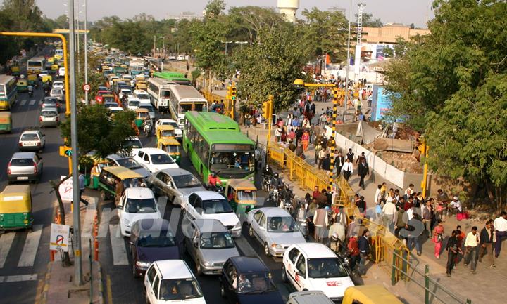 Traffic Jam at Mathura Road during India International Trade Fair at Pragati Maidan in New Delhi on Thursday 26 Nov 2009