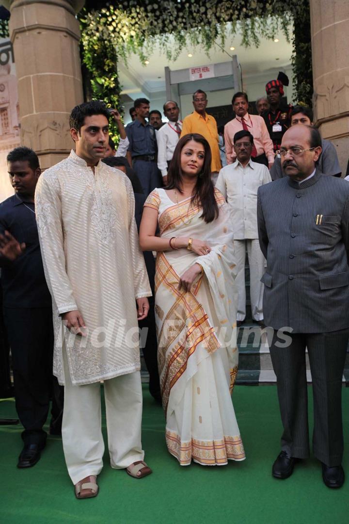 Shri Harivansh Rai Bachchan''s select poems &quot;Bachchan Sandhya&quot; by Mr Amitabh Bachchan and members of the family will captivate &quot;The Qudience&quot; at Bhartiya Vidya Bhavan Mumbai