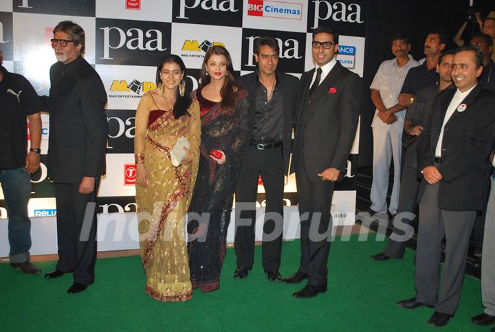 Bollywood actors Kajol, Aishwarya Rai Bachchan, Ajay Devgan and Abhishek Bachchanat the premiere of film &quot;Paa&quot;