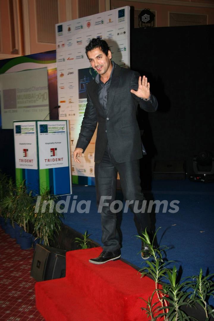 John Abraham at &quot;Standard Chartered Mumbai Marathon 2010&quot; press meet at Trident (IANS: Photo)