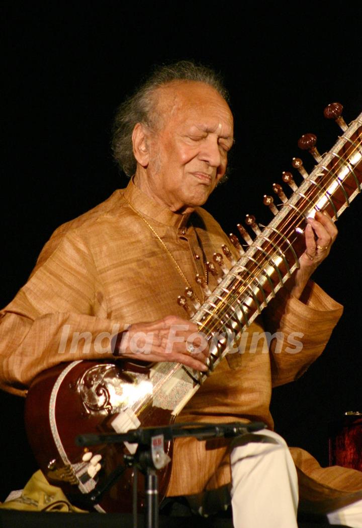 Sitar player Pt Ravi Shankar at the concert ''''Music in the Park'''', in New Delhi on Saturday (IANS: Photo)