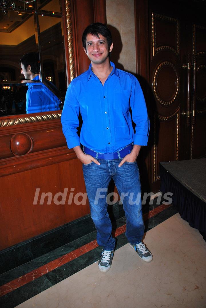 Sharman Joshi at the press meet of 3 IDIOTS