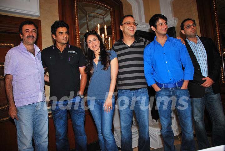 R Madhavan, Kareena Kapoor, Sharman Joshi and Vidhu Vinod Chopra at the press meet of 3 IDIOTS