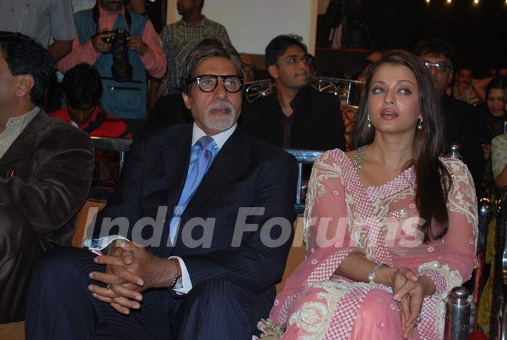 Amitabh Bachan and Aishwarya Rai at Police Show at Andheri Sports Complex