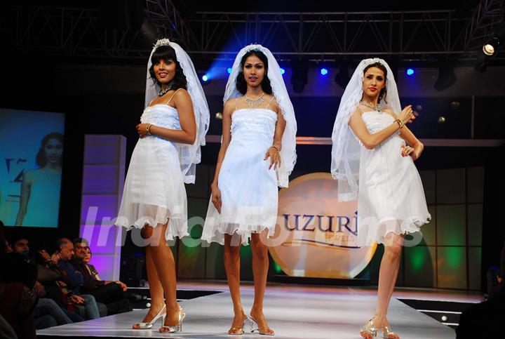 Top models at Achala Sachdev''s Uzuri Jewels launch in Hyatt Regency