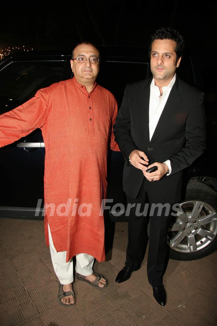 Vivek Vaswani and Fardeen at Dhula Mil Gaya promotional event at MMTC Festival of Gold at Tulip Star