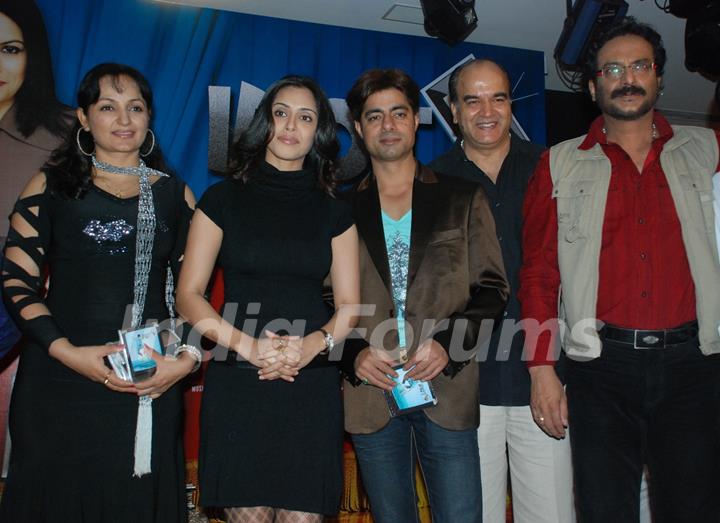 Upasna Singh, Hrishita Bhatt, Sushant, Surendra Pal and Milind Gunaji Singh at Idiot Box Music Launch