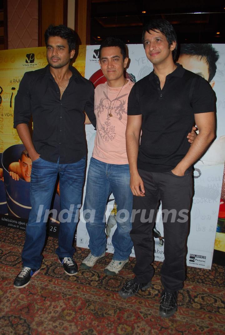 Bollywood actors Madhwan, Aamir Khan and Sharman Joshi at the press meet of &quot;3 Idiots&quot; at Taj Land''s End