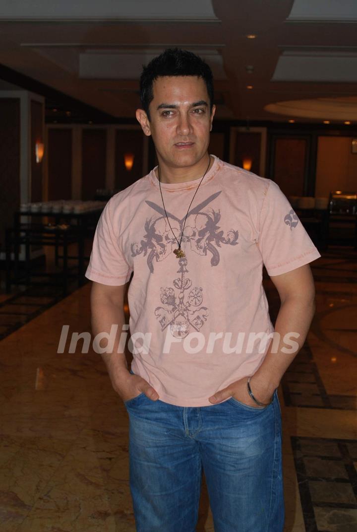 Bollywood actor Aamir Khan at the press meet of &quot;3 Idiots&quot; meet at Taj Land''s End