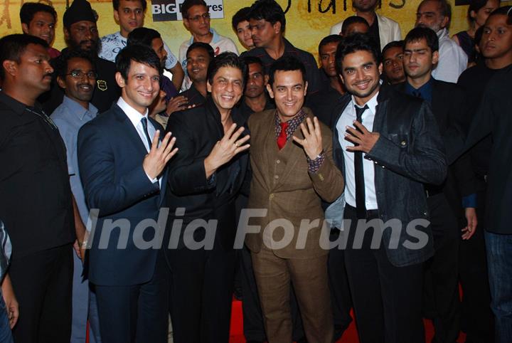 Sharman Joshi, Shahrukh Khan, Aamir Khan and Madhwan at 3 Idiots Press Meet at IMAX Wadala