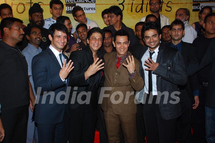 Sharman Joshi, Shahrukh Khan, Aamir Khan and Madhwan at 3 Idiots Press Meet at IMAX Wadala