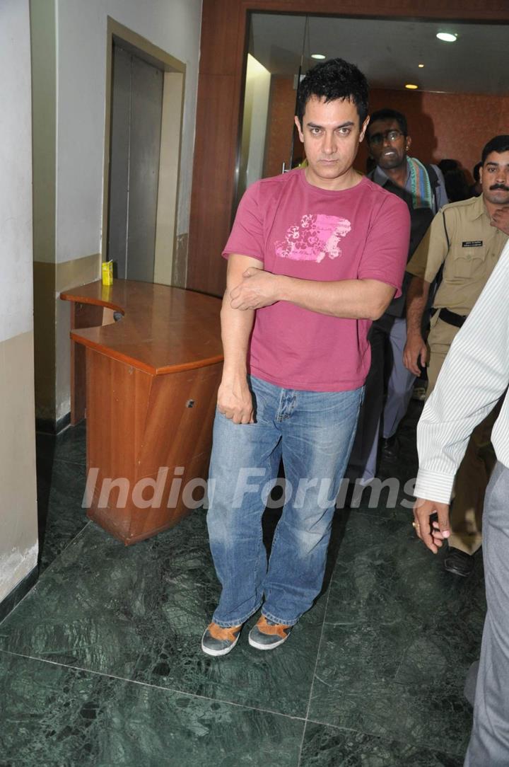 Aamir Khan at 3 Idiots film sceening for Pantaloons