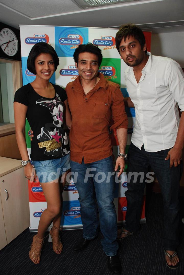 Priyanaka and Uday Chopra visits Radiocity studio to promote their fuilm Pyaar Impossible at Bandra