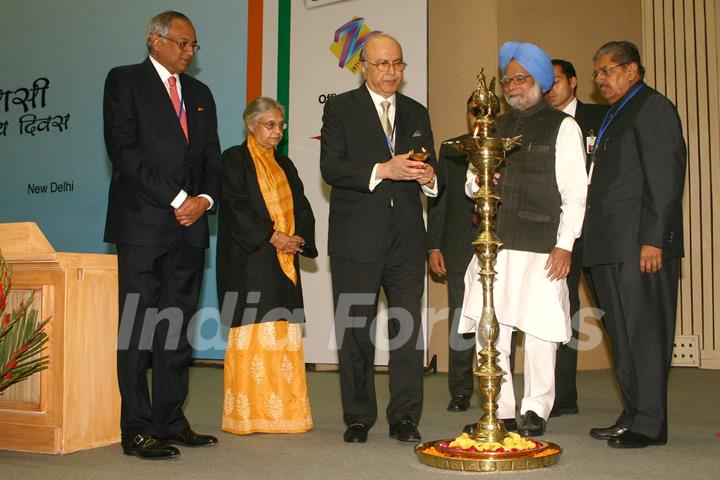 Prime Minister Dr Manmohan Singh inaugurating the '''' 8th Pravasi Bharatiya Divas'''' in New Delhi on Friday