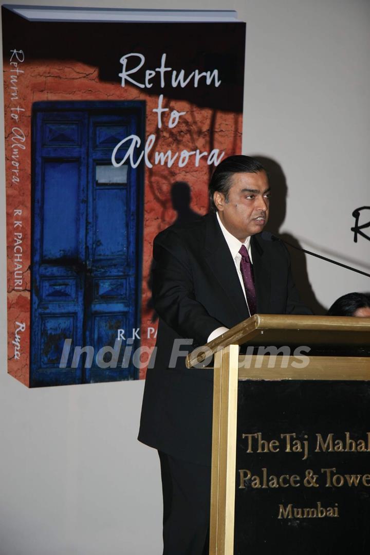 Mukesh Ambani at Nobel laureate, RK Pachauri book launch &quot;Return to Almora&quot; at Taj