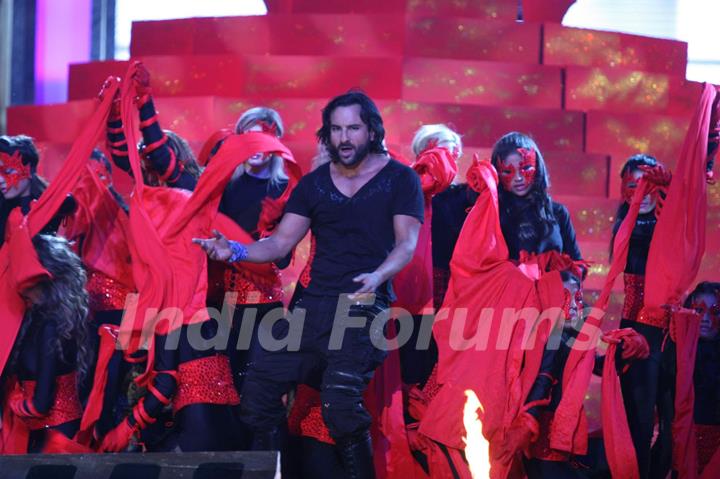 Saif Ali Khan at Apsara Awards in Chitrakot Grounds