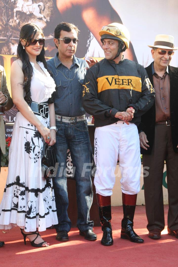 Salman Khan at Hello Million race in Mumbai