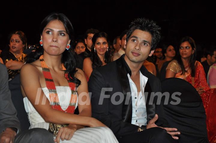 Bollywood actors Lara Dutta and Shahid Kapoor at Stardust Awards 2010 in Mumbai