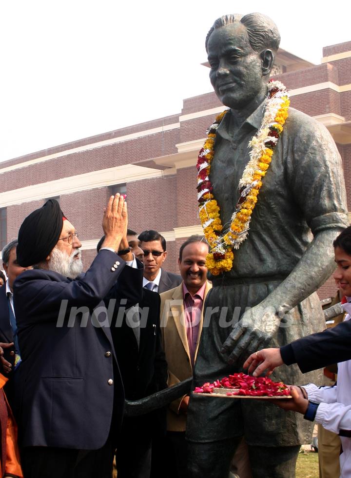 Dr MS Gill, Union Minister for Youth Affairs and Sports dedicating the remodeled and reconstructed Major Dhyan Chand National Stadium to the Hockey lovers across the globe, in New Delhi on Sunday