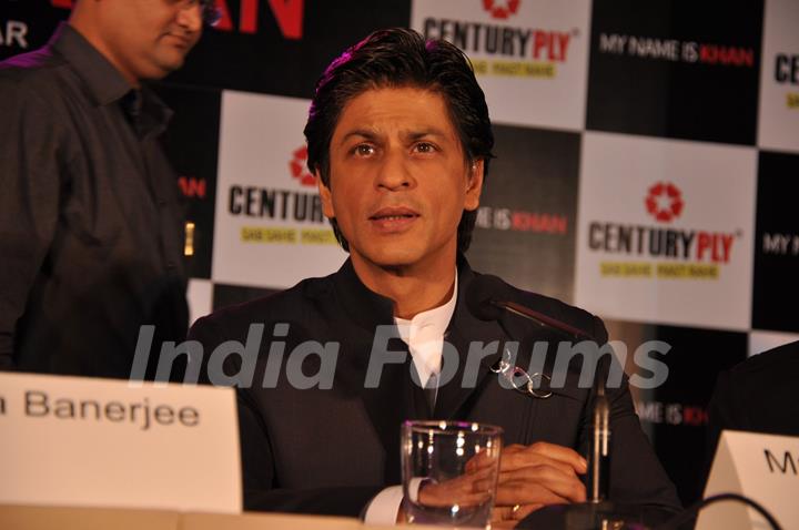 Shahrukh Khan ties up with Century Plywood at JW Marriott
