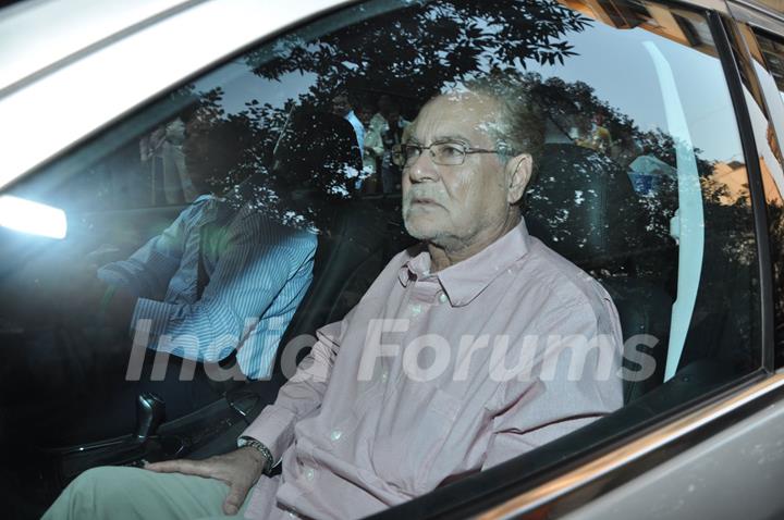 Celebrities at Aamir Khan father funeral pic