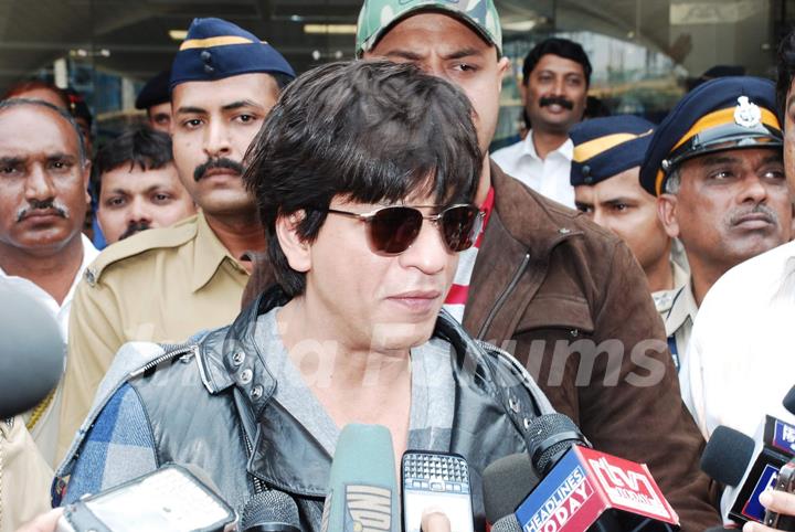 Shah Rukh Khan arrive back in Mumbai