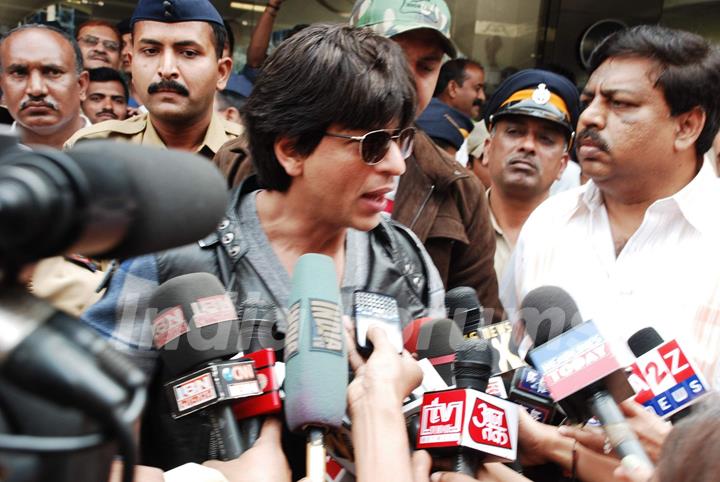 Shah Rukh Khan arrive back in Mumbai