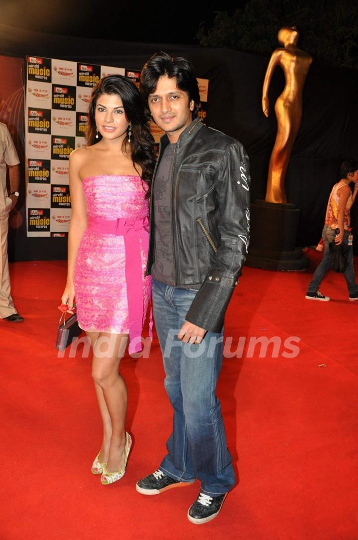 Jacqueline Fernandez and Ritesh Deshmukh on Airtel Mirchi Music Awards at Bandra, in Mumbai