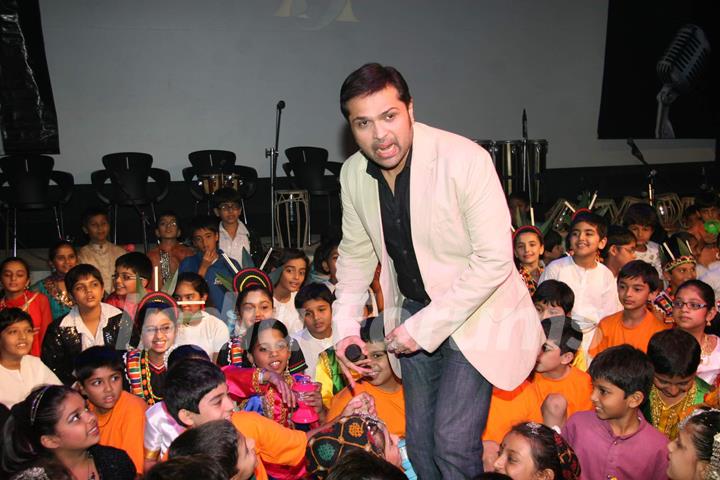 Himesh at Hill Spring International''s dance fusion 2010 event