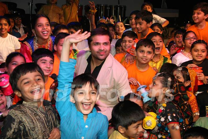 Himesh at Hill Spring International''s dance fusion 2010 event