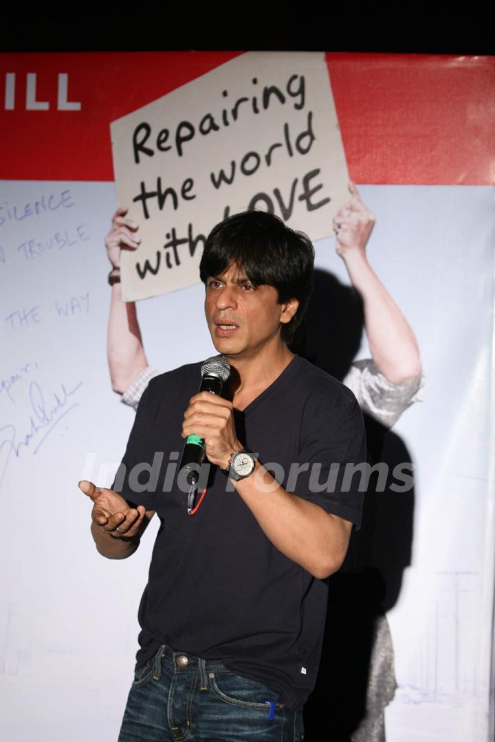 SRK promotes &quot;My Name is Khan&quot; at Fun N Cinemax