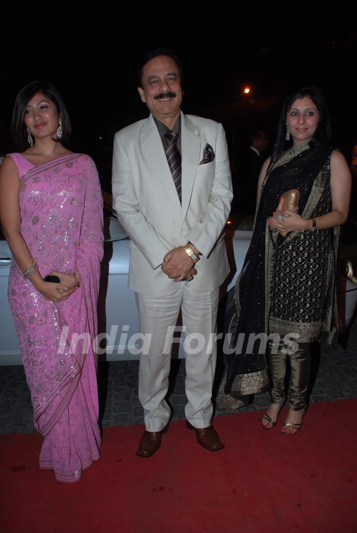 Akshay Kumar, Dimple Kapadia, Karishma Kapoor, Govinda, Twinkle Khanna, Hirthik Roshan,Shatrughan Sinha, Rakesh Roshan, at DR PK Aggarwal''s Daughter''s Wedding at ITC Grand Maratha