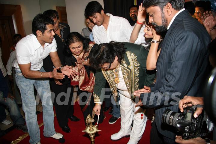 Bappi Da Tusi Great Ho film mahurat at Raheja Classic