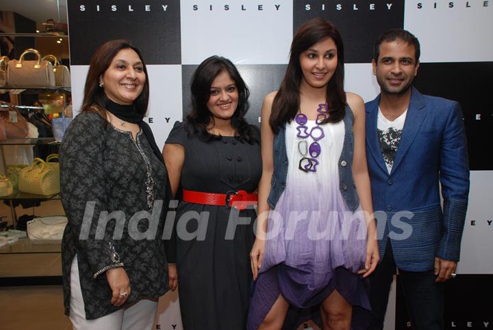Stylist Sajeda, Ekta Saran Pooja Chopra Asif Merchant at Sisley launches Spring Summer 2010