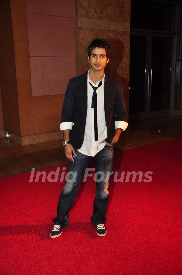 Shahid Kapoor at Ambani''s Big pictures bash at Grand Hyatt