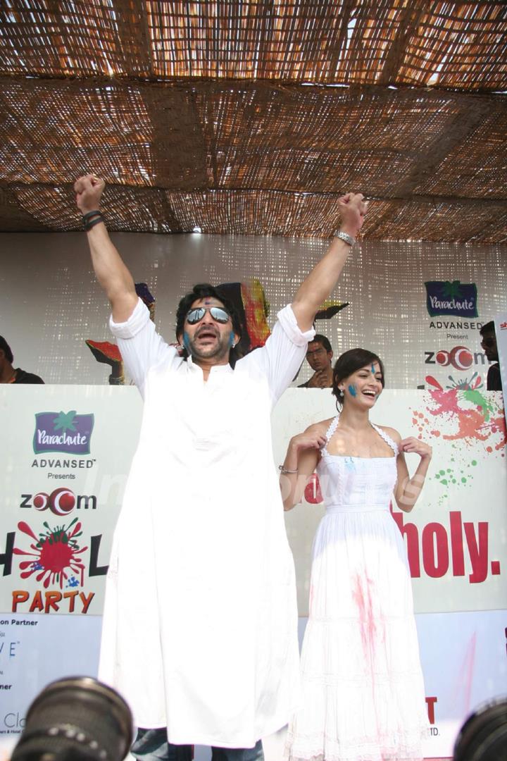 Dia Mirza & Arshad Warsi promotes Hum Tum Aur Ghost at Zoom Holi at Andheri, Mumbai