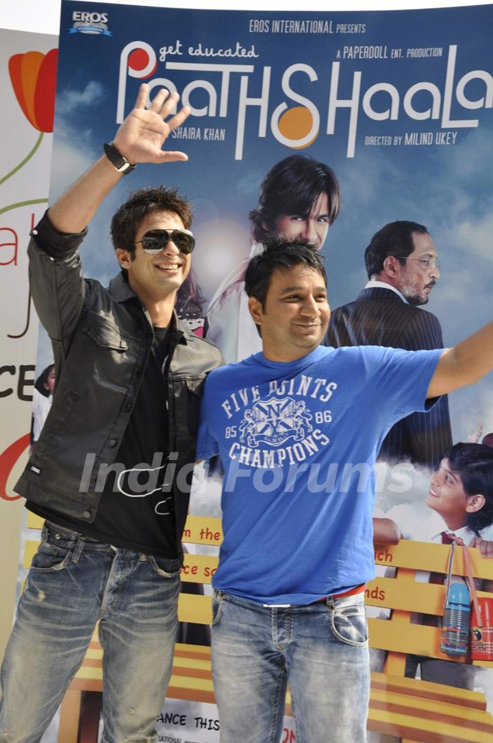 Shahid Kapoor promotes &quot;Paathshala&quot; at a Charity Cricket Match in Mumbai on Tuesday Evening