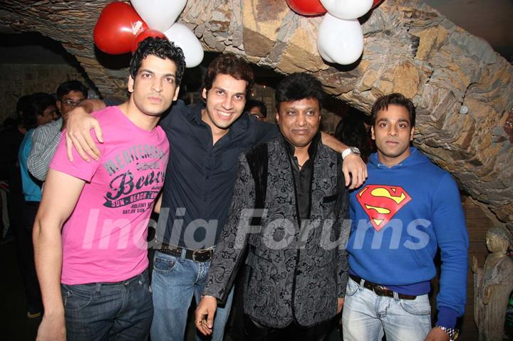 Aashish Chaudhry at Manik Soni''s birthday bash at Kino''s Cottage