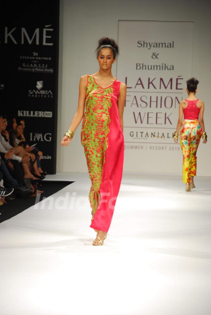 Model walk on the ramp for Shyamal Bhumika at Lakme Fashion Week 2010